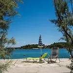 Fisherman Mobile - Camp Skalinada Holiday home Pasman